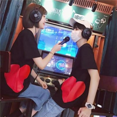 再乐观的人也会有心情不好的时候(最新00后青春时尚情侣头像一对两张)