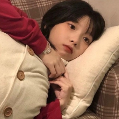 既不想爱你又不想放过你(干净不俗气的清新可爱女生头像)