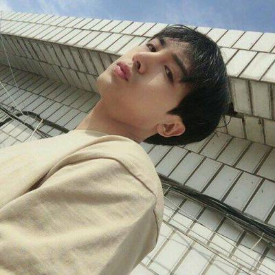 不是不爱只是不想在受伤(独一无二帅气男生头像成熟霸气)