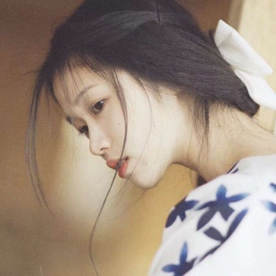 公平一点你坚定我走向你(风情万种的复古美女女生头像)