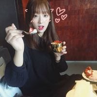 让岁月美的黯然神伤(QQ美女群专属头像图片大全)