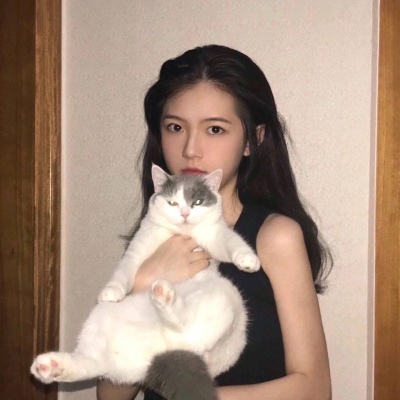 爱而不得真的不如不遇见(可爱女生和猫的头像超好看)