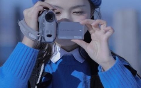 美到人的心坎里(气质美女蓝色系抖阴女生头像)
