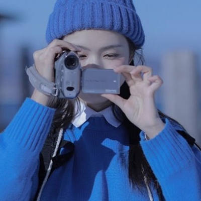美到人的心坎里(气质美女蓝色系抖阴女生头像)