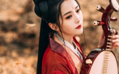 几斤几两心知肚明(带来好运的红衣女生真人古风抖阴头像)