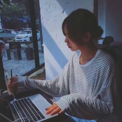 我把余生扔进风里(抖阴霸气头像女生背影最新)图