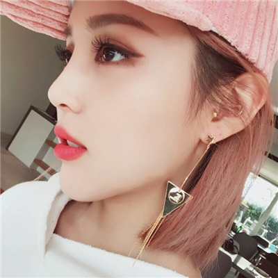 又美又酷适合做抖阴的头像(女生戴帽子酷帅头像拽拽的)图5