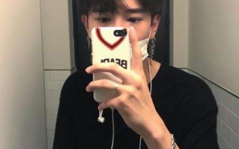 你随意玩笑我各种坚强(抖阴男生头像帅气冷酷最新)