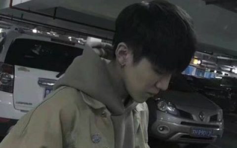 相爱的两个人用心温暖着彼此(最新超酷帅气的男生头像大全)