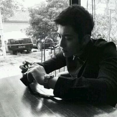 人首先要爱的永远都是自己(抖阴男生黑白头像帅气冷酷侧面)