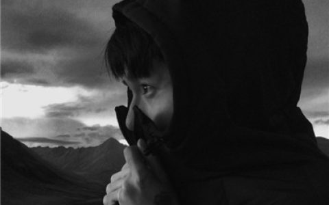 你是我心中最亮的北极星(帅气头像男生孤独黑白图片最新)
