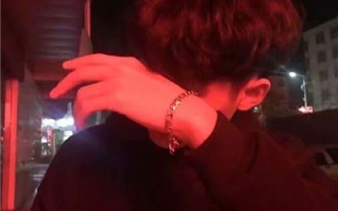 我一个人也可以挡千军万马(最新男生快手头像霸气伤感的)