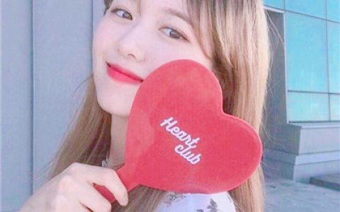 张扬一段静默和我们的岁月(最新版超可爱女生甜美头像)