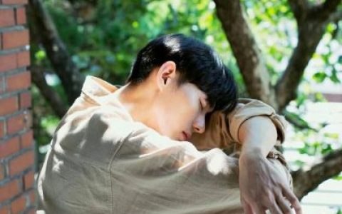 朋友靠共鸣恋人靠直觉(抖阴头像00后男生头像大全阳光帅气)