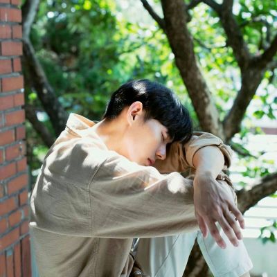 朋友靠共鸣恋人靠直觉(抖阴头像00后男生头像大全阳光帅气)