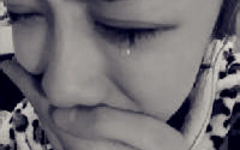 我的泪不止为你一个人而流(难过抖阴伤感女生头像流泪的)