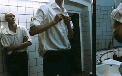 一包烟能解决的事何必流泪(快手头像男生社会人霸气精选)