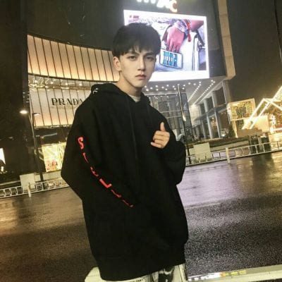 只要和你在一起变成白痴也愿意(最新帅气男生yy头像个性)