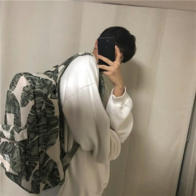 庆幸温柔最后给了最爱的人(孤独颓废一个人的男生头像)