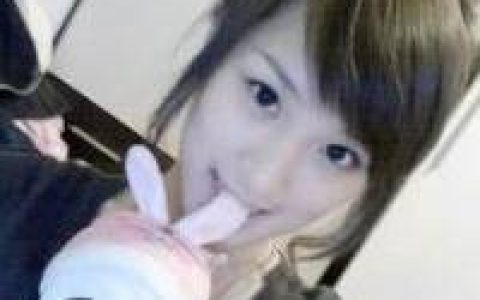 如果过去还值得眷恋(嘟嘴卖萌的抖阴女生头像)