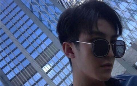 帅气最亮眼男生抖阴头像图片(最火抖阴头像男生帅气涨粉)