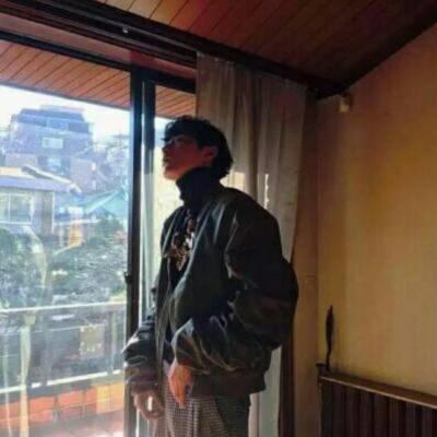 每一天都假装自己干劲十足(最新男生非主流头像超拽霸气)