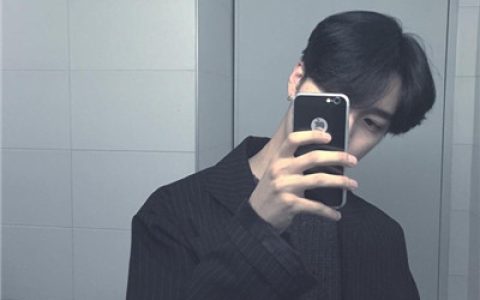骗得过自己却骗不过眼泪(男生手机控头像挡脸图片大全)