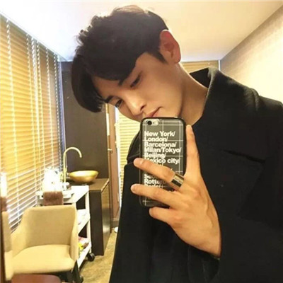 骗得过自己却骗不过眼泪(男生手机控头像挡脸图片大全)图6