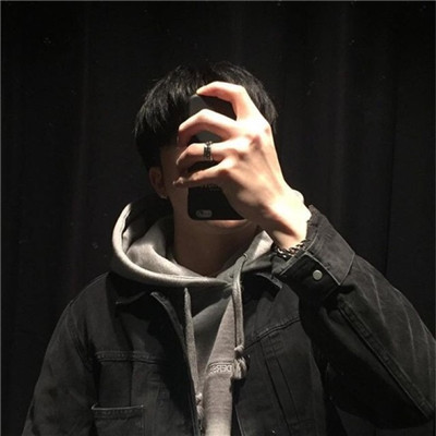 骗得过自己却骗不过眼泪(男生手机控头像挡脸图片大全)图13