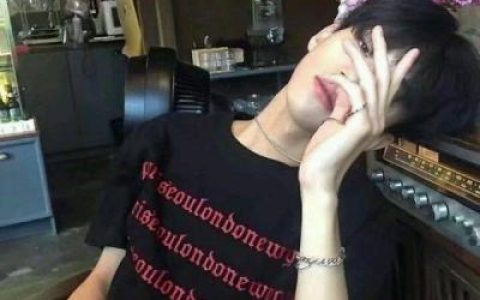 幸福是用来感觉的不是比较(个性落寞的微博头像男生帅气伤感)
