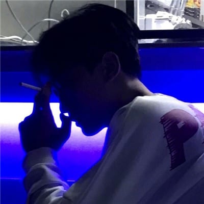 你酷得像风所以慢走不送(快手头像男生背影侧面超拽有范)