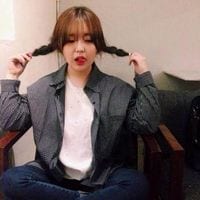 喜欢听你说故事更喜欢故事里的你(爱笑女生微博头像)