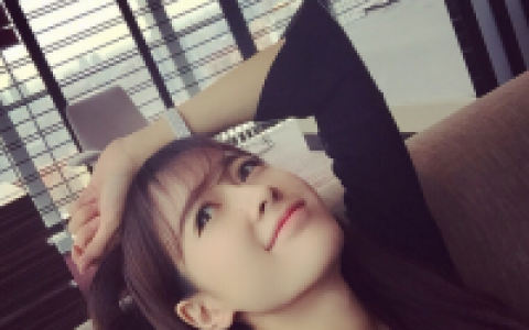 他可懂我一人哭泣的痛苦(清纯女生笑的头像好看的)
