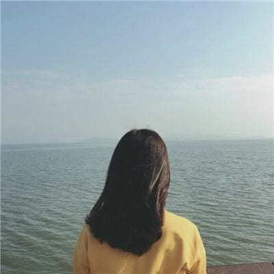看见喜欢的就得主动犯个贱(情侣头像背影一男一女图片最新)