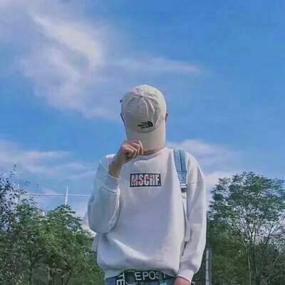 日暮月升星辰是你(情侣个性头像一男一女两张分开清新自然)图3
