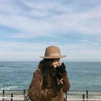 日暮月升星辰是你(情侣个性头像一男一女两张分开清新自然)图7