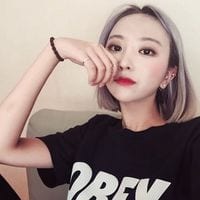 你是友情客串我却倾情演出(气质型女生陌陌头像最新版设计)