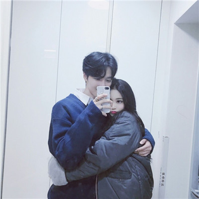 会把眼睛咪成一条缝的自己(非主流浪漫情侣头像大全)
