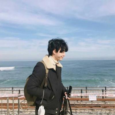 独一无二情侣yy头像一男一女(好看的个性情侣头像一对男帅女美)