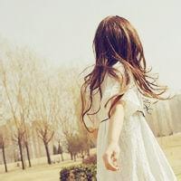 离开真的不是因为不爱(抖阴头像女生背影长发站着唯美图片大全)