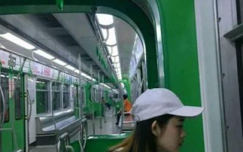 半死不活总好过要死要活(情侣贴吧头像两张幸福独特个性)