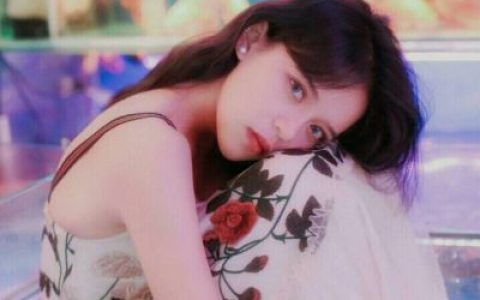 不做温柔的人也不做冷漠的人(美女抖阴头像唯美个性小清新)