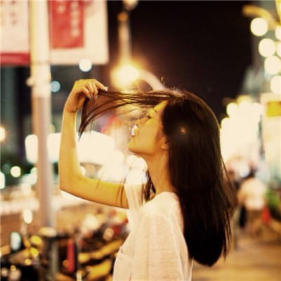 我们终成为别人羡慕的风景(女生头像侧面长发气质美女图片大全)