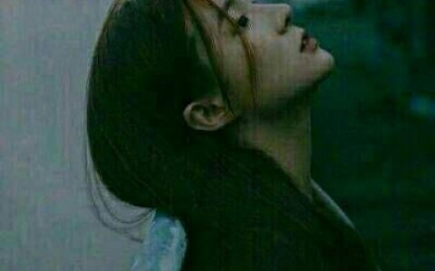 自甘堕落与你无关(爱情伤感美女头像图片大全)