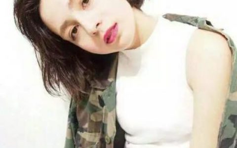 渴望拥抱相似的灵魂(精选最新的短发美女头像淡淡伤感)