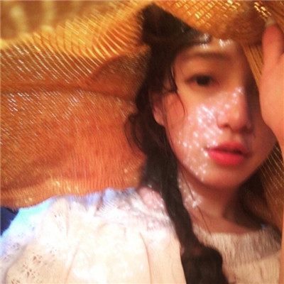 虫儿飞虫儿飞你在思念谁(复古美女迷人有气质头像高清图片)
