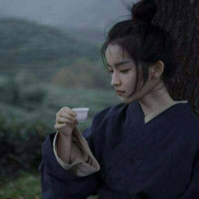 遗憾和年轻总绑在一起(特别有意境的抖阴头像气质的美女)