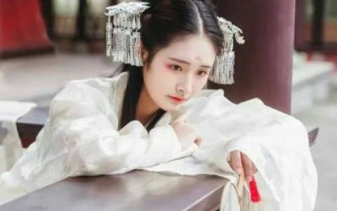 孤城依旧佳人何在(抖阴古风头像女生简单气质)