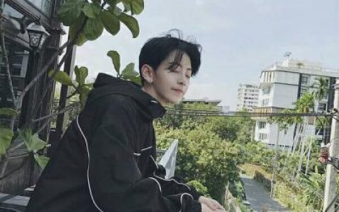 太多难过如何洒脱(抖阴个性头像男生帅气伤感高清图片)