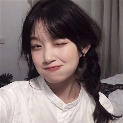 我不仅有钱还会开心(00后女生头像可爱萌妹子)